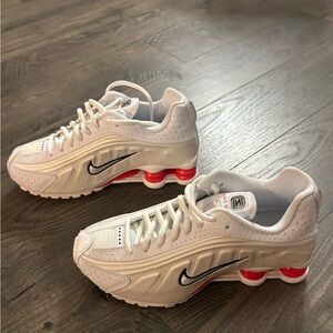 Nike Shox R4 (GS) - New with Box